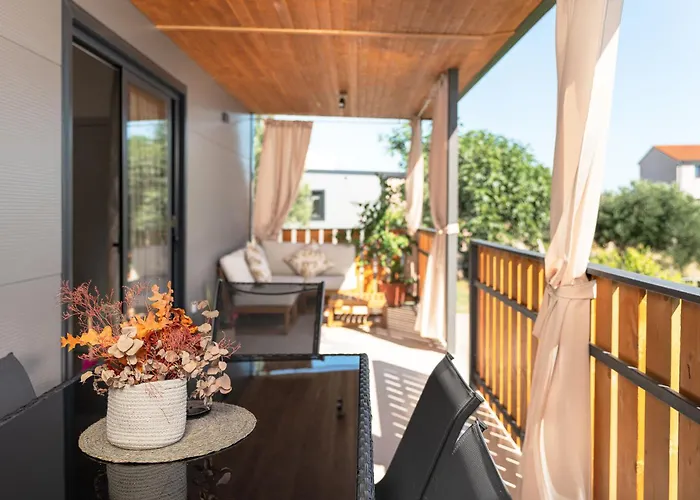 Mobile Flora 2 Апартаменты Пакоштане