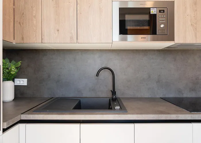 Mobile Flora 2 * Pakoštane